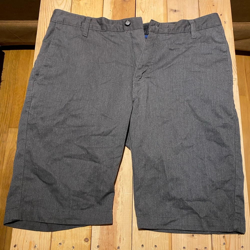 Mens Volcom Cargo Shorts 10” inseam